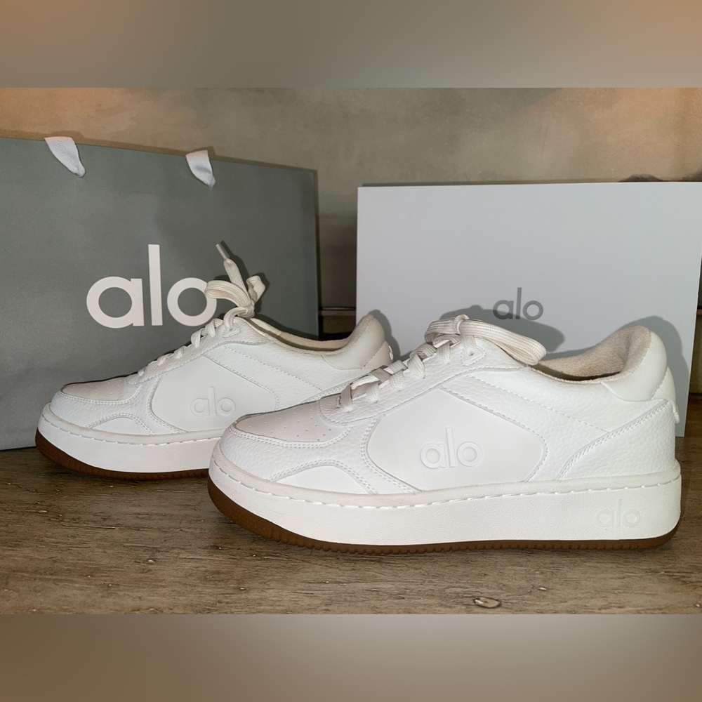 ALO SNEAKERS yoga NEAR NEW mens women’s UNISEX WOMANS 8/MENS 6.5 Alo